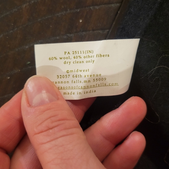 Seasons of cannon falls. Table runner in black, gold, and brown felt 15"×85" - Picture 6 of 7